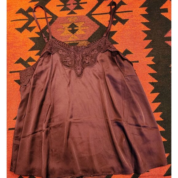 NEW Sophie Burgundy Satin Stretch Lace Trim Cami Winter Bloom By Torrid 1X - Picture 1 of 11